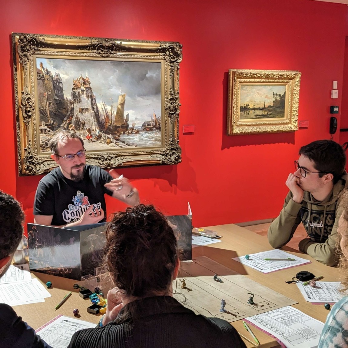 Table de jeu de rôle au musée de beaux arts